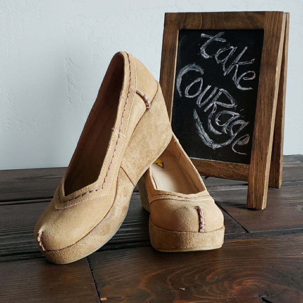 Women's Volatile Platform Shoes